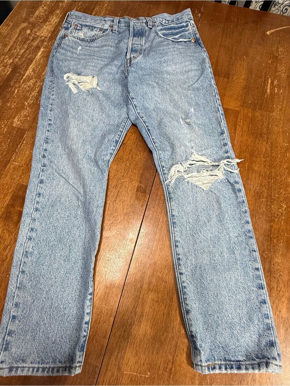 Levi’s Women’s 501 Premium Jeans W30 L28 Light Wash Distressed Ripped Straight